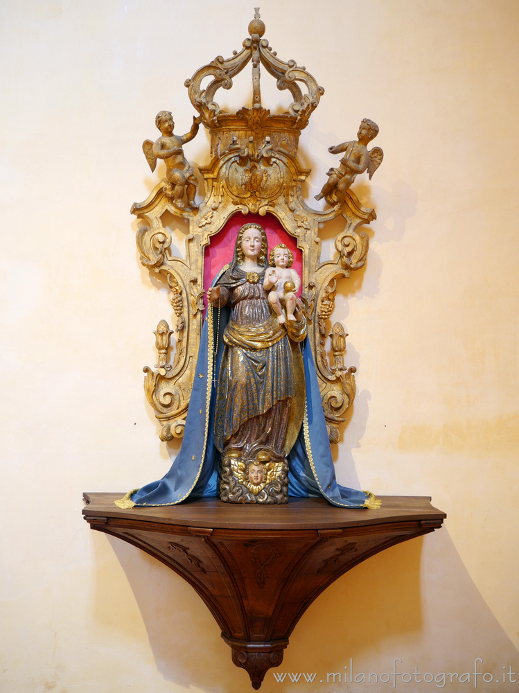 Benna (Biella) - Madonna con Bambino cinquecentesca nella Chiesa di San Giovanni Evangelista